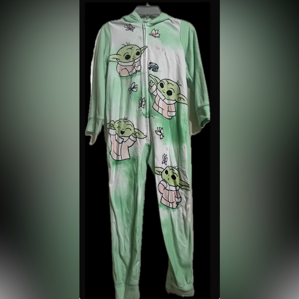 Star Wars Grogu Garden Girls Hooded Green and White Flannel Pajamas with Hood.